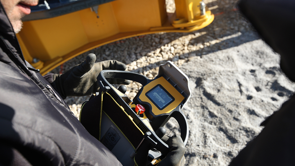 Funk­fernsteuerungen – Reparatur, Austausch und Verleih